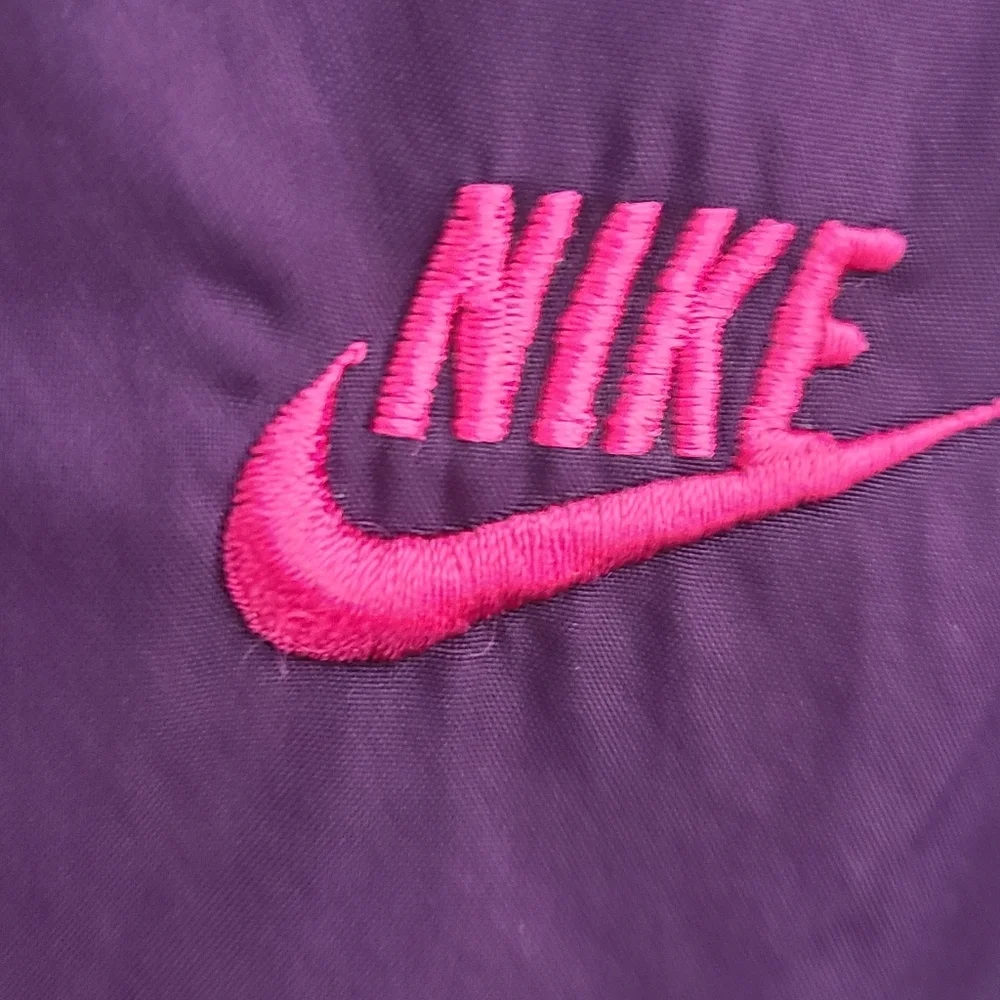 NIKE SPORTSWEAR XL dark purplewindbreaker jacket EUC‎